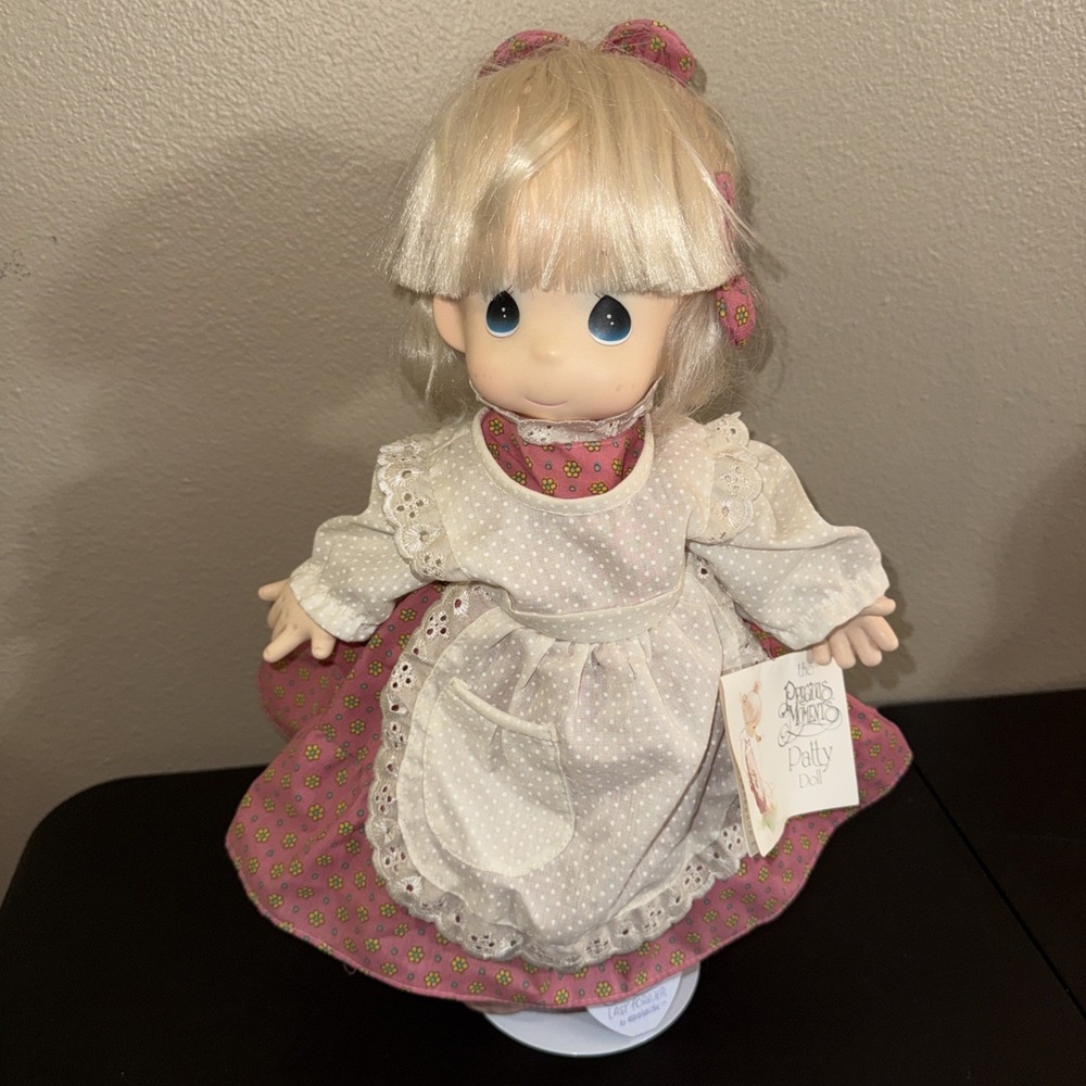 Vintage Precious Moments Patty Doll 15 Inch Outfit  Stand Dress Apron Hang Tag